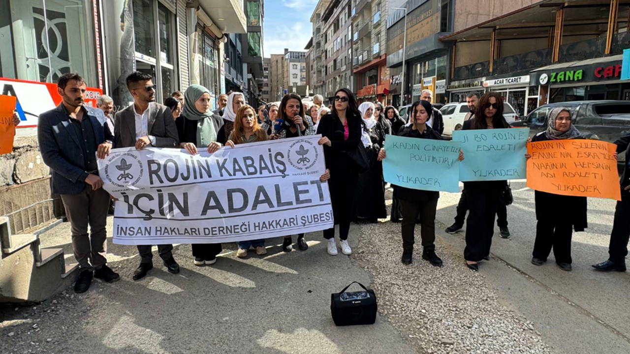 Hakkari'de Rojin Kabaiş için basın açıklaması