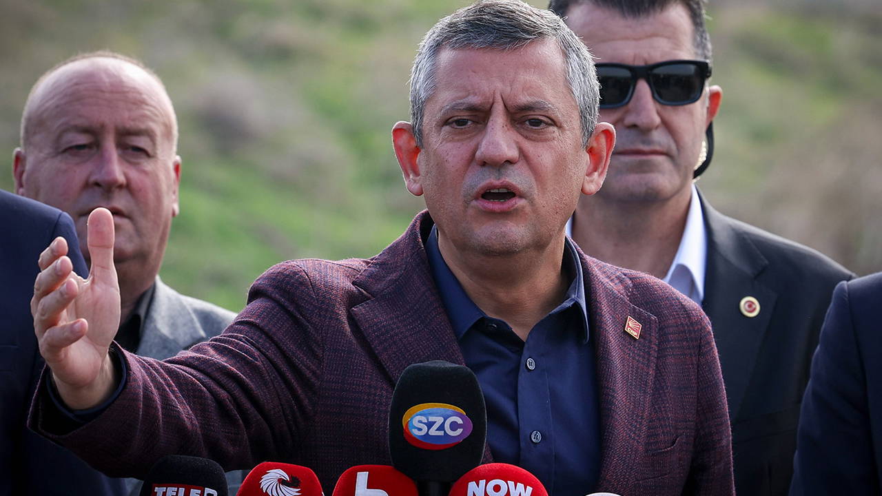 Özel'den, CHP il kongrelerinin iptalini isteyen Lütfü Savaş'a ilk yanıt