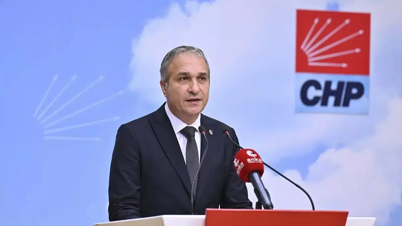Özçağdaş'tan MEB'in 'bayrak' talimatına tepki