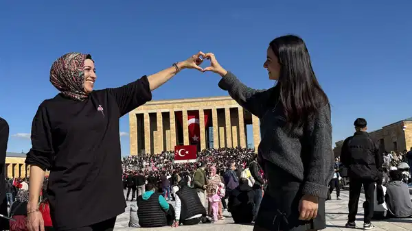 Cumhuriyet’in 102. yılında Anıtkabir’e akın