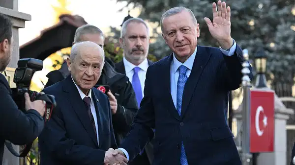 Bahçeli resepsiyona katılmadı: AKP yeni ittifak arayışı içinde mi?