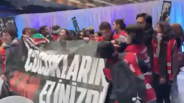 Çocuk ölümlerini protesto etmişlerdi