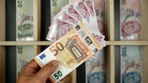 Euro/TL'den peş peşe rekor