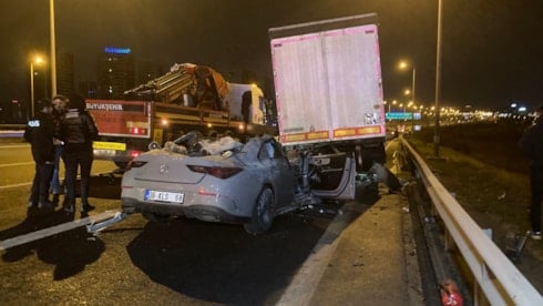 Ankara’da otomobil TIR’a çarptı: 2 ölü, 1 ağır yaralı