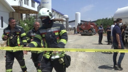 Dolum tesisinde patlama; 3 kişi gazdan etkilendi