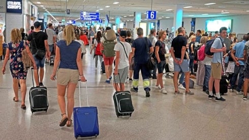İran – İsrail savaşı Yunan turizmini vurdu