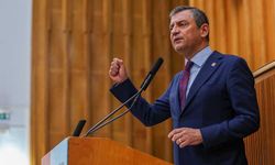 Özgür Özel'den tatil için Yunanistan'ı tercih eden Bakan Ersoy'a: Yazıklar olsun