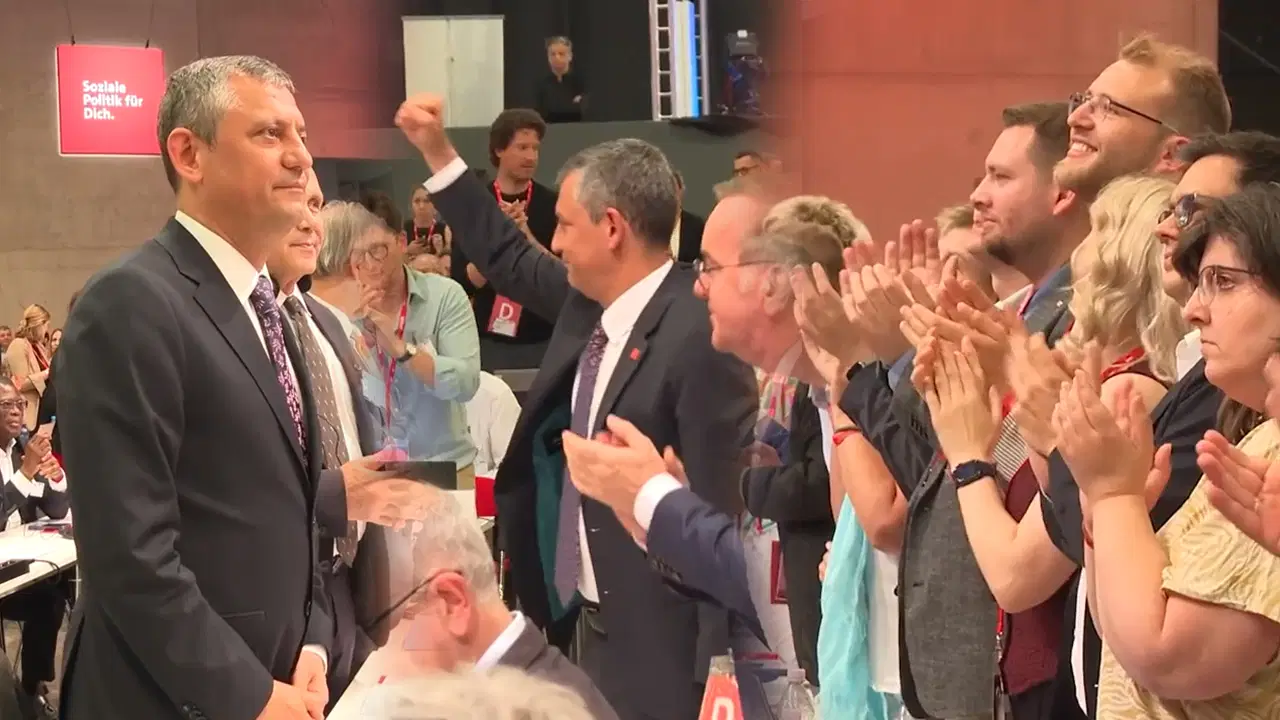 Berlin'de ayakta alkışlandı: Özel'den 'kurultay davası' yorumu