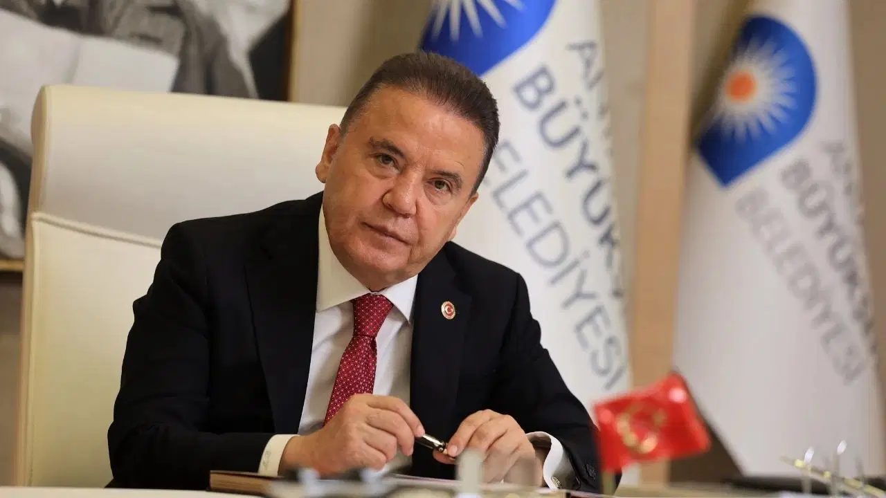 Muhittin Böcek kimdir? Muhittin Böcek neden hastaneye kaldırıldı?
