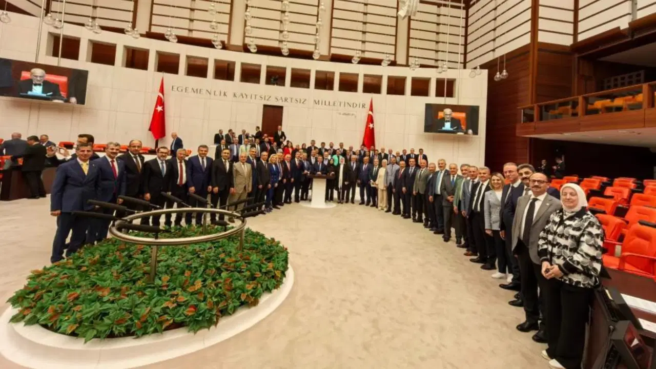Milletvekilleri fotoğraf çektirdi
