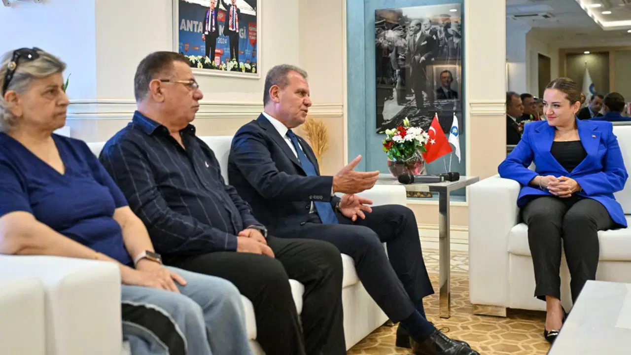 Seçer'den Antalya Büyükşehir Belediyesi'ne ziyaret