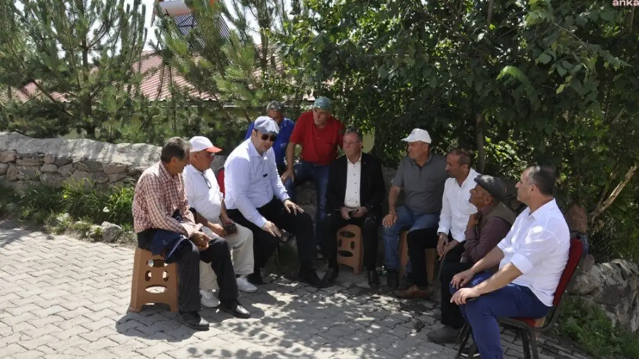 CHP'li Alp, yerine kayyım atanan muhtarı ziyaret etti