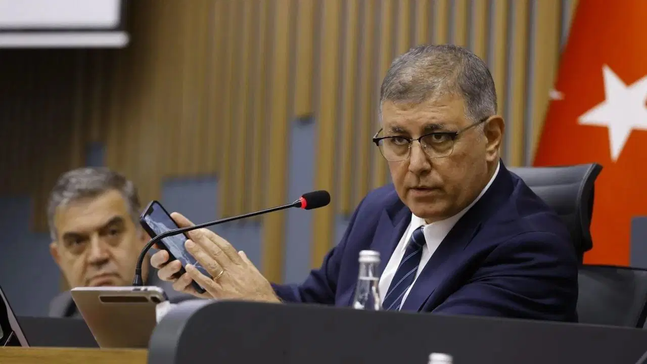 ‘Etik değil, aile değiştirmek gibi bir şey’