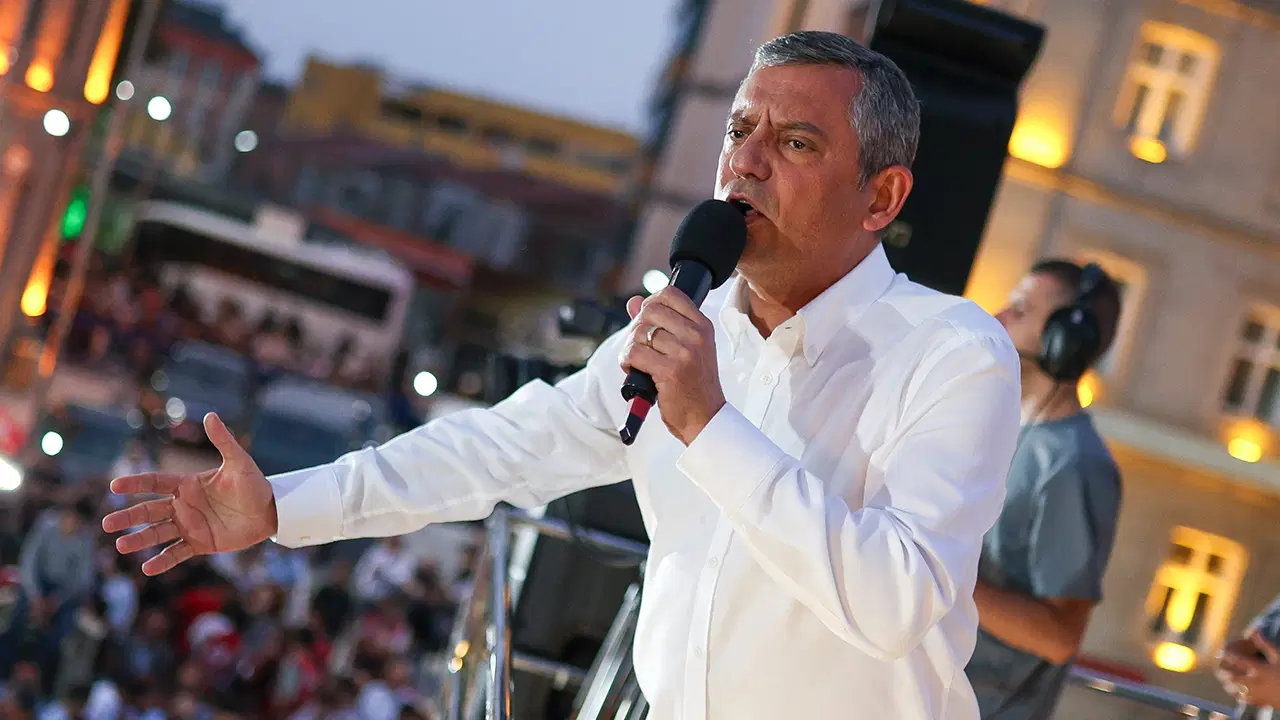 Özgür Özel saat 20.00'yi işaret etti, çağrı yaptı!