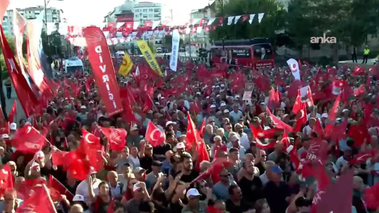 Özel: 'Millet sandık istiyor, kaçma, getir sandığı'