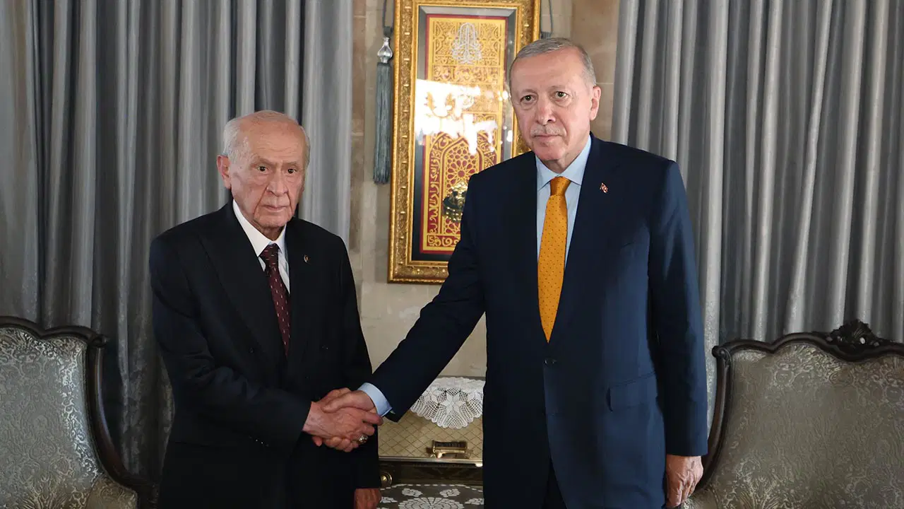 'Erdoğan izin vermez, Bahçeli sineye çekmez'