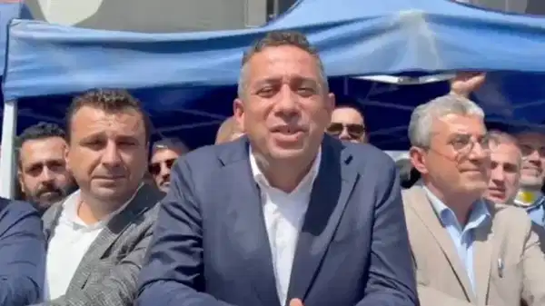 İl binası önündekilere 'CHP'li değil' diyen Tekin'e, CHP'den jet yanıt