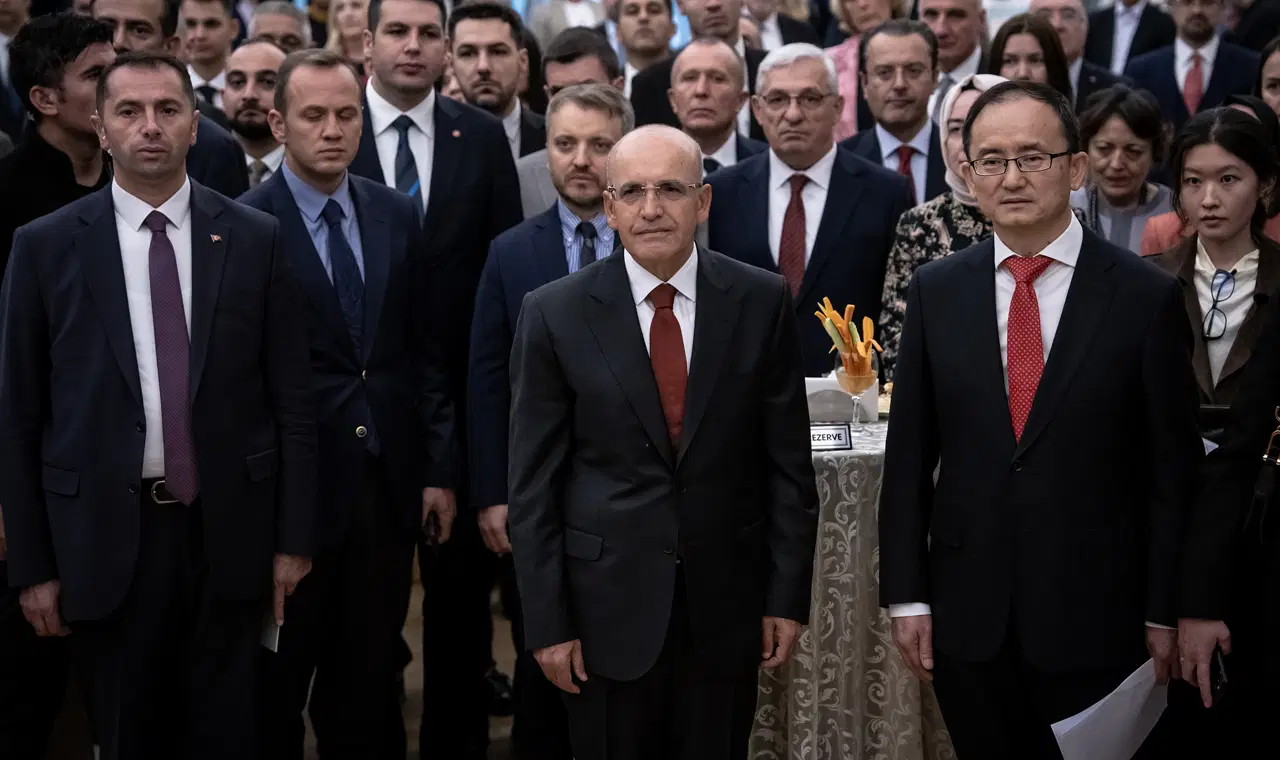Mehmet Şimşek'e, Ankara'da şok protesto!