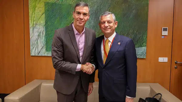 Özgür Özel, İspanya Başbakanı Sanchez ile bir araya geldi