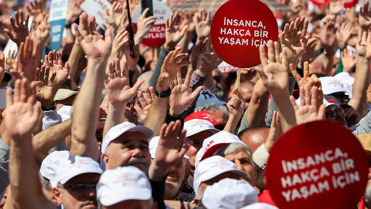 Geçim derdi ezip geçiyor!