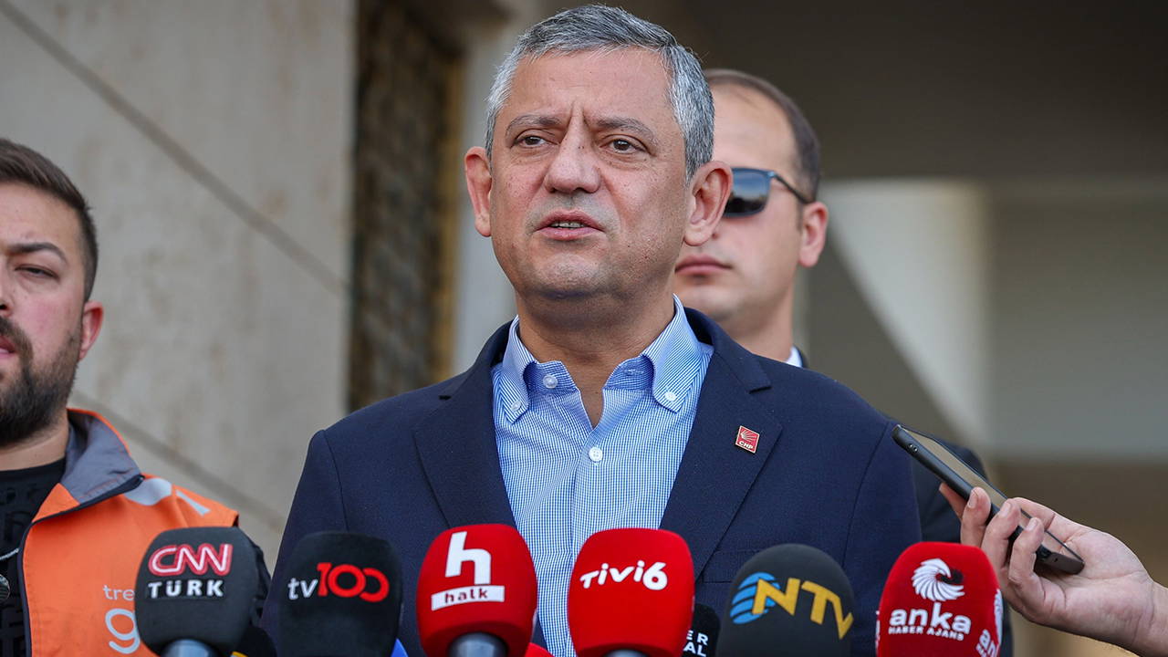 'Bize geçmişte söylediklerini saysam canlı yayın kesilir!'