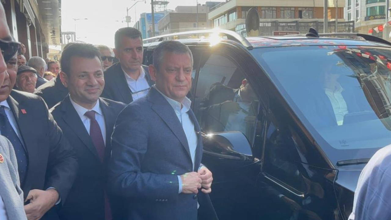 Özel, Gaziantep'te partililerle buluştu