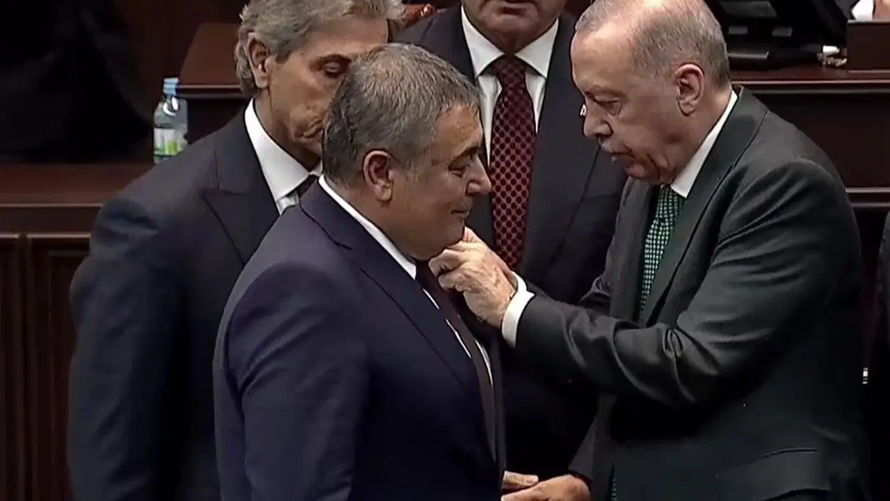 2 belediye başkanı daha AKP'ye geçti!