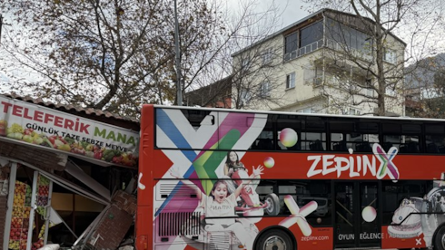 TUR otobüsü manava daldı!