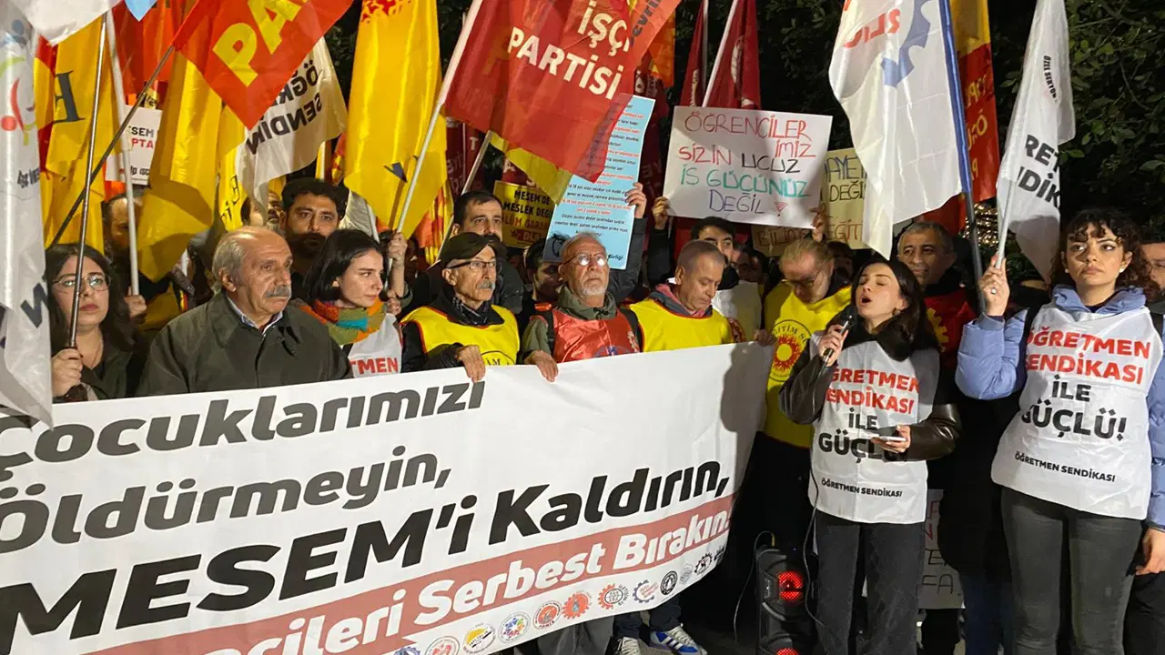 'Tutuklanan gençler serbest bırakılsın'