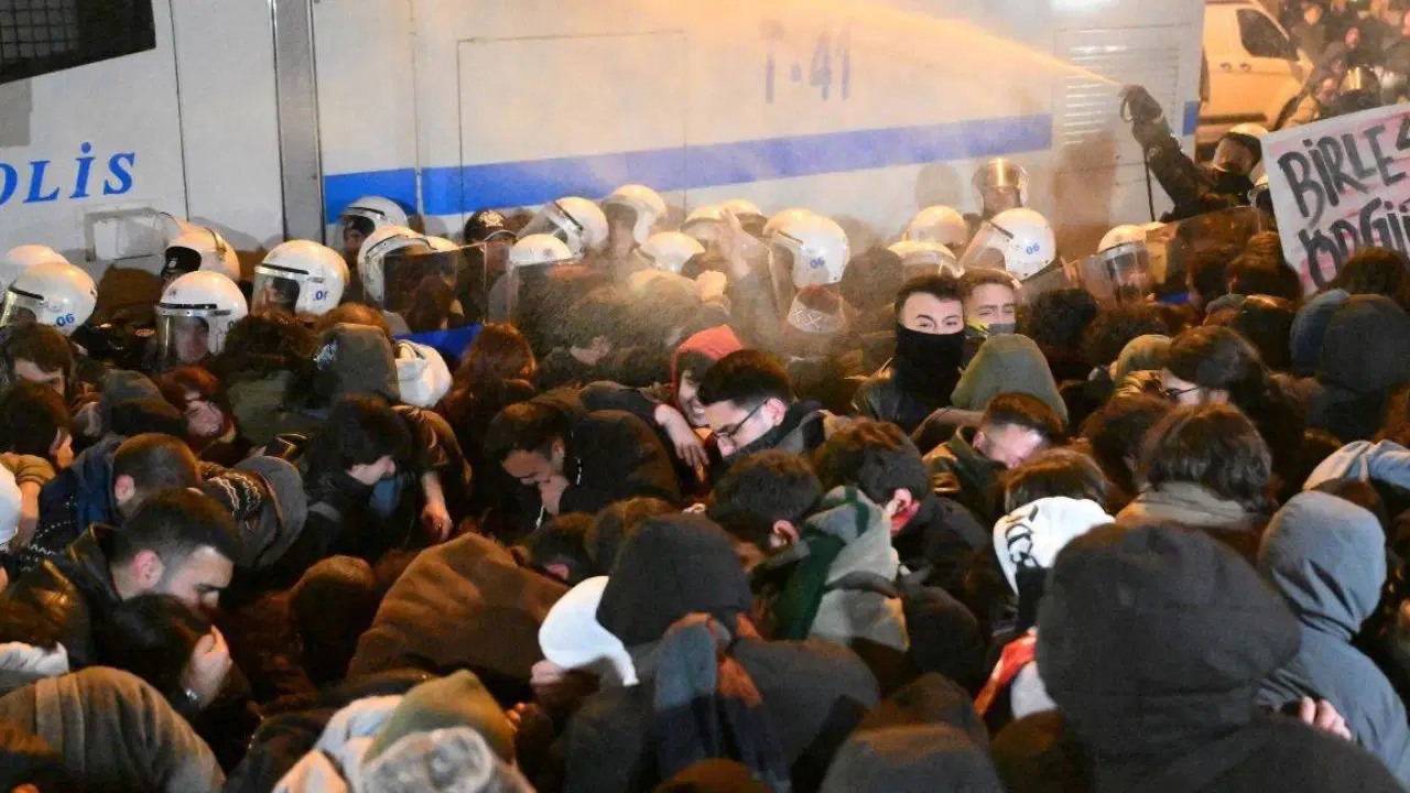 Mahkemeden İzmir Valiliği’nin eylem yasağına iptal kararı