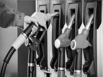 Akaryakıtta fiyatlar değişti: Motorine indirim pompaya yansıdı