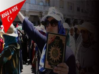 İslam dininde zorlama yoktur ve de Kuran ile siyaset yapmak yoktur… İşte siyaset yapanlara bu tepki gösterilir; İsveç Temyiz Mahkemesi: Polis, Kur'an-ı Kerim yakma gösterilerini yasaklamamalıydı…
