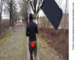 IŞİD bayrağıyla Danimarka'dan Almanya'ya geçti..  