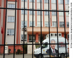 Okulu AKP binasına çevirdiler