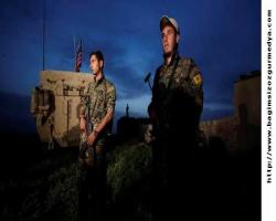 Artık gizli değil, Batı savaş kolu lideri ABD'li askerler yasal terörist  YPG'yle birlikte sınır nöb
