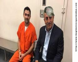 Çavuşun  Oğlu Washington'daki kavgada tutuklanan 2 Türk'ü ziyaret etti algılama haberi...