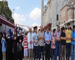Ahraru'ş Şam örgütü komutanları için gıyabi cenaze namazı