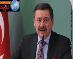 Banyoda arkasına bakan kendini görüyor işte aynalar yala söylemez...