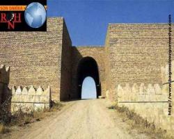 IŞİD 2700 yıllık Asur başkenti duvarlarını bombalad