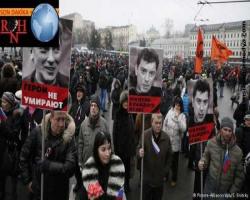 Moskova’da on binler Nemtsov için toplandı