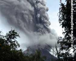 Endonezya'da volkanik alarm