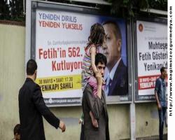 ‘Erdoğan, sığınmacı anlaşmasının yarattığı köle pazarından kazanç sağlıyor’ 
