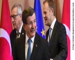 Rüşvet yiyen yalakanın ağızları kulaklarında; AB Komisyonu: Türk vatandaşlarına vize kalksın