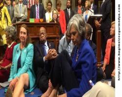 ABD Temsilciler Meclisi'nden silahlanmayı protesto eden Demokratlara sansür