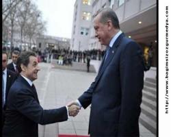 Bizim deveden örnek alımı acaba;Sarkozy cumhurbaşkanlığı adaylığı yolunda ilk adımı atmayı planlıyor