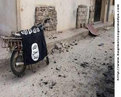 Doğu savaş kolu lideri olan Rus bombardıman uçakları Palmira'da IŞİD'i vurdu. haberi...
